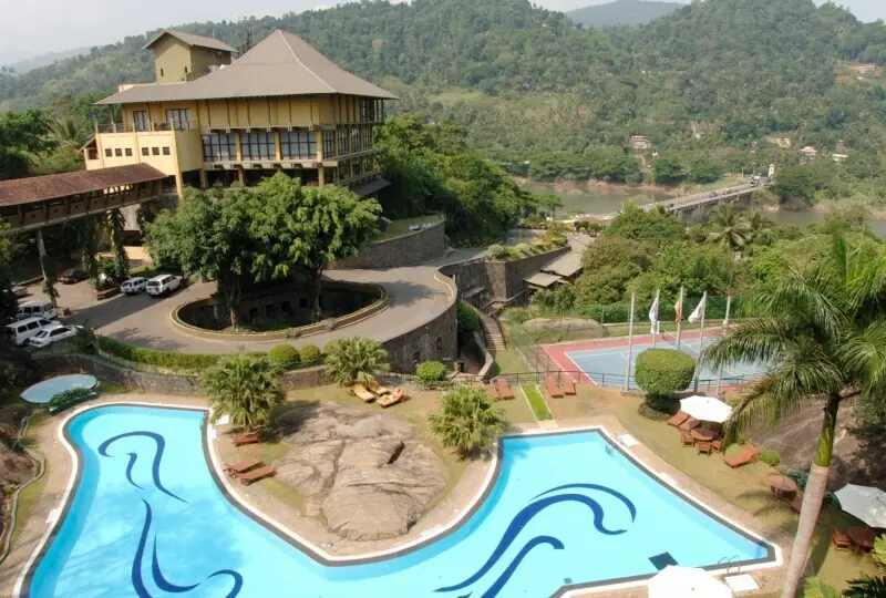 Earl's Regency Earl's Regency