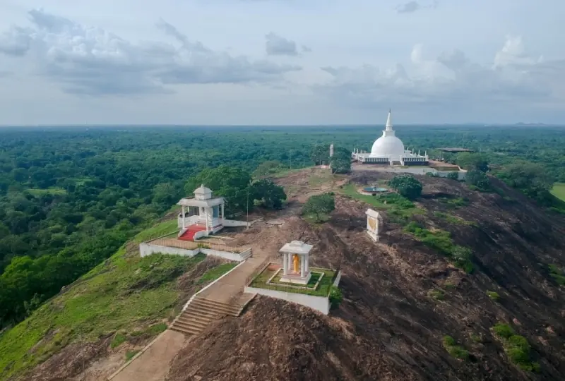 Isinbassagala Ruwangiri Rajamaha Viharaya Isinbassagala Ruwangiri Rajamaha Viharaya